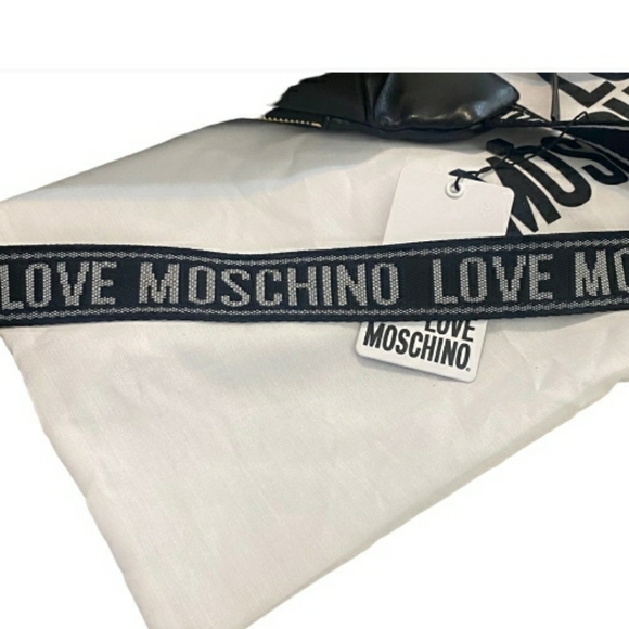 NWT Love Moschino heart chain faux leather belt bag authentic - Picture 4 of 13